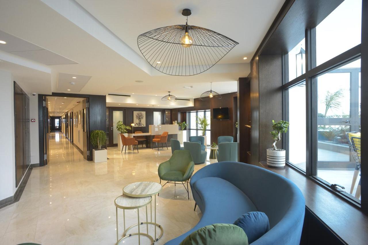Maia Hotel Suites Tunis Exterior photo The interior of the hotel