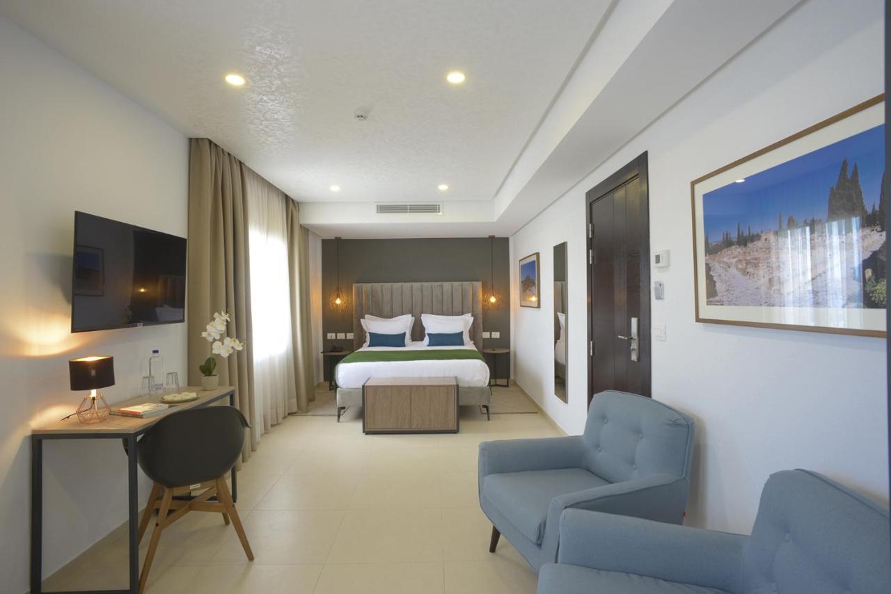 Maia Hotel Suites Tunis Exterior photo A room at the hotel