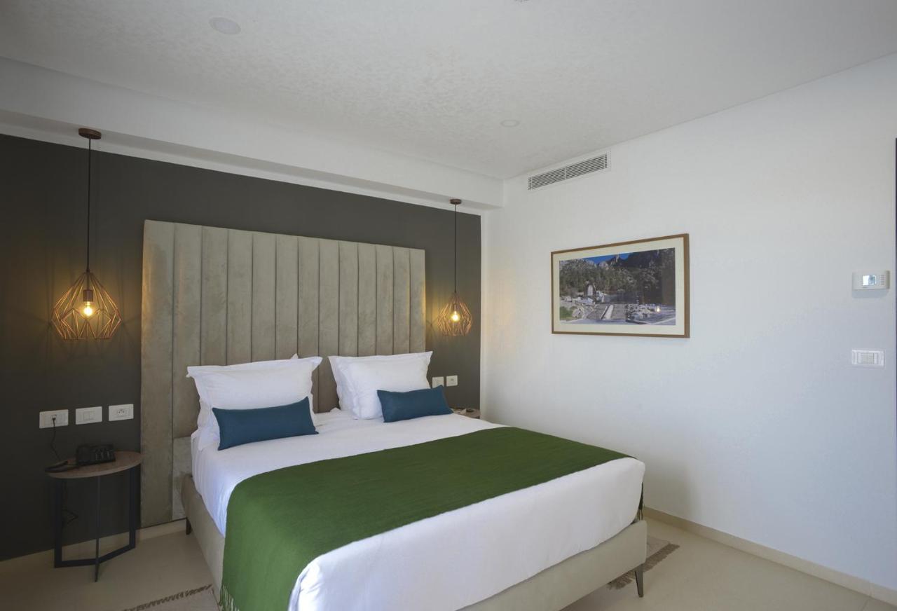Maia Hotel Suites Tunis Exterior photo A bedroom at the hotel